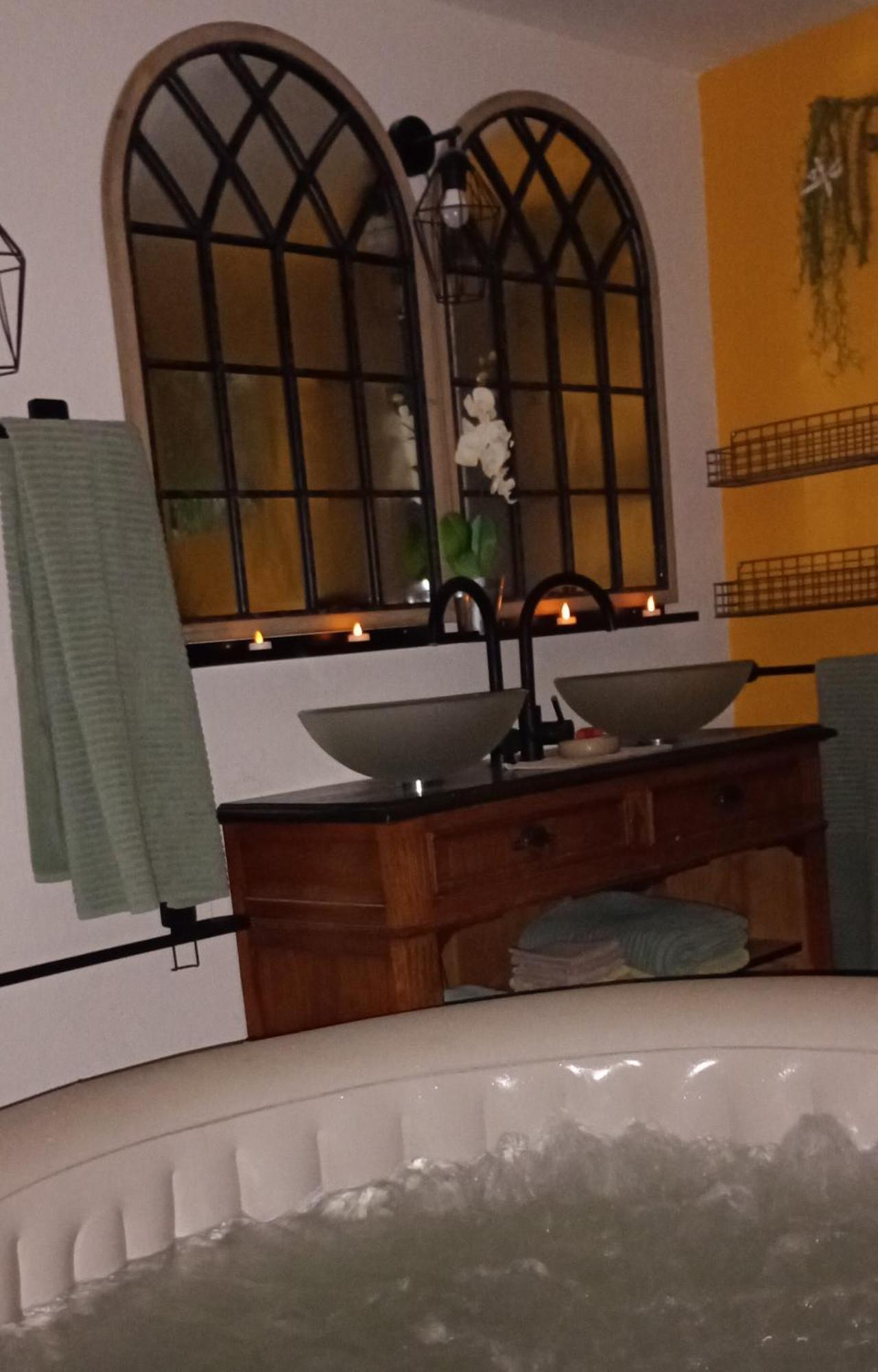 Le Clos Fleuri Ségrie 外观 照片